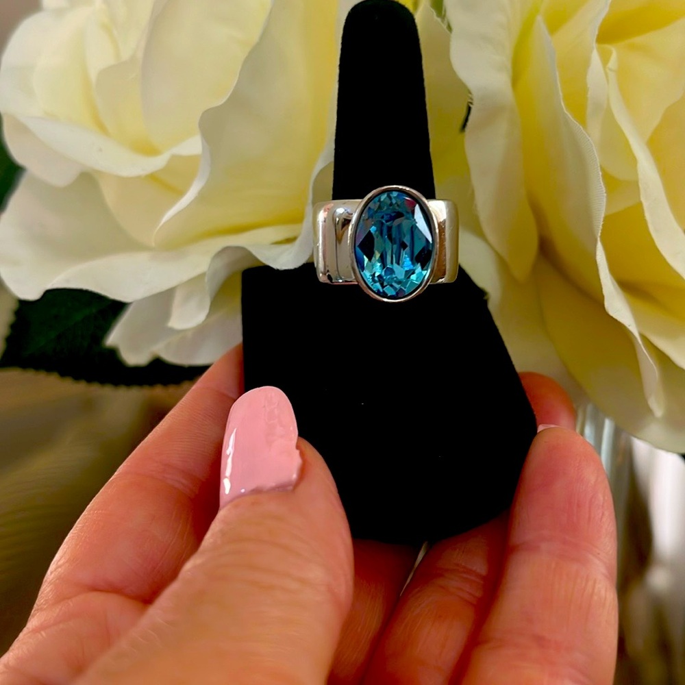 Blue Swarovski Crystal Ring Rhodium Plated Size 6 - Picture 4 of 10